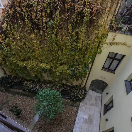 Upscale Apartment In Prime Location Near All Sights Prague Exterior photo